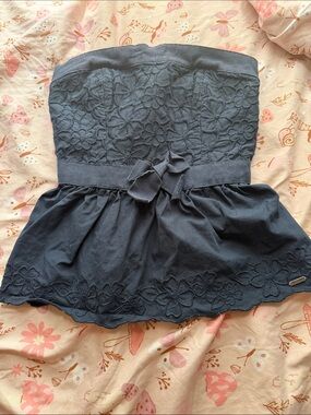 Hollister top